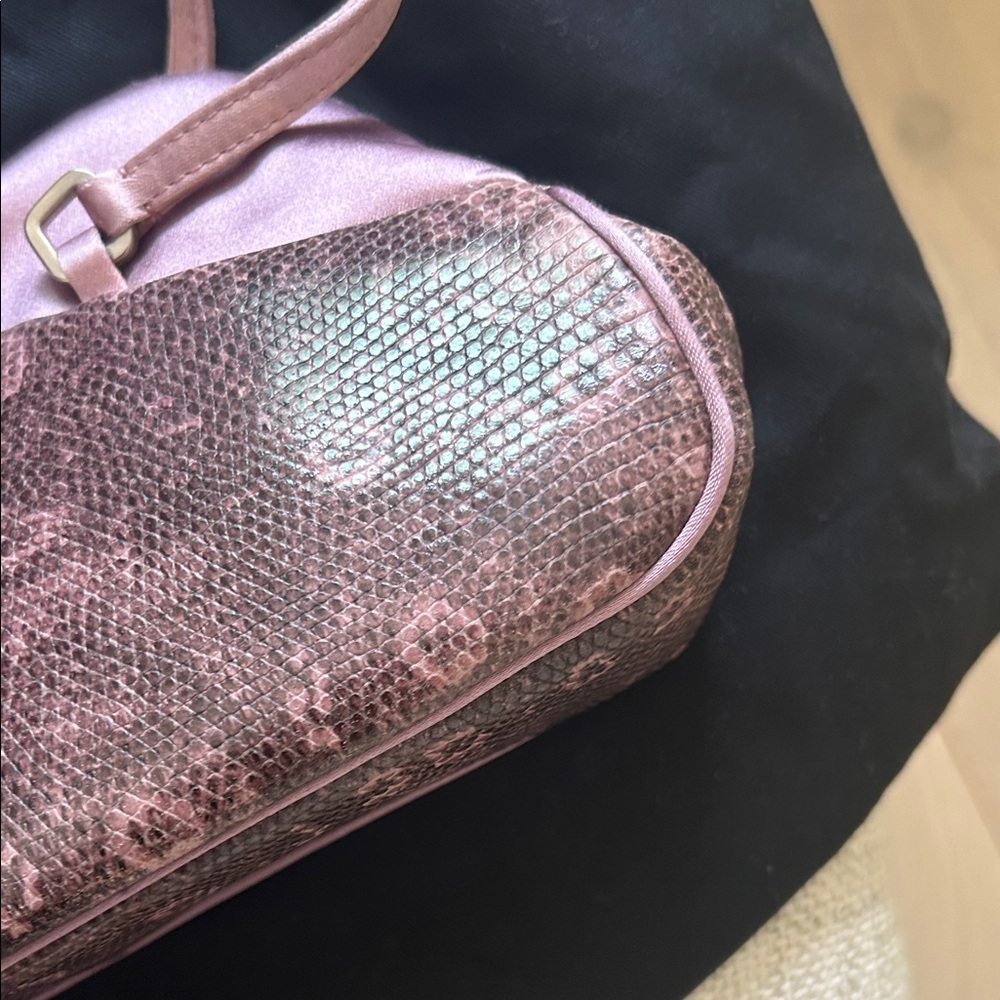 Prada Mauve Pink Leather Shoulder Bag with Python-Effect Panel - Picture 7 of 8